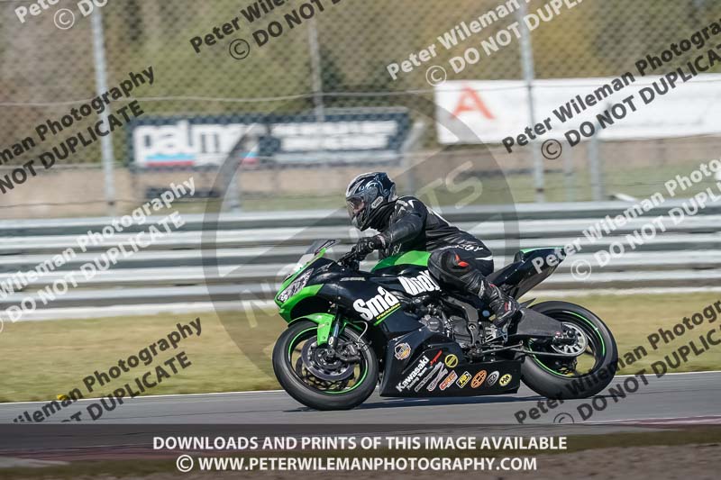 donington no limits trackday;donington park photographs;donington trackday photographs;no limits trackdays;peter wileman photography;trackday digital images;trackday photos